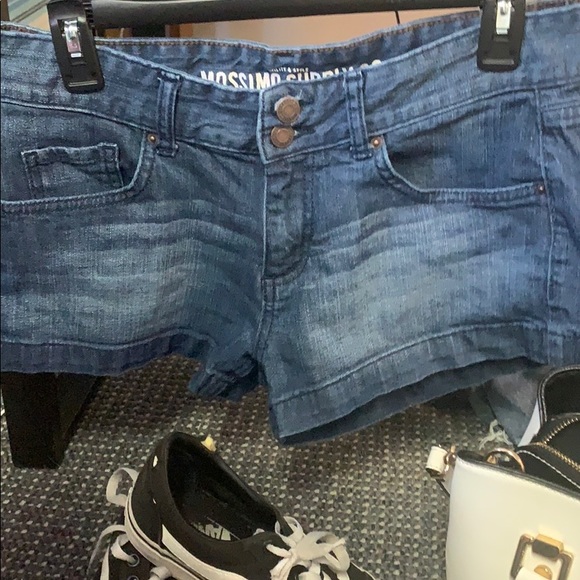 Mossimo Supply Co Mid-rise Shorts - Picture 3 of 3